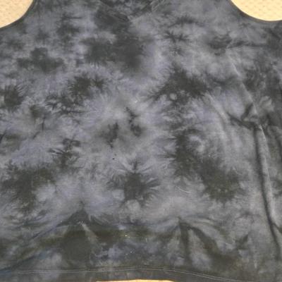 LOT 29: Two Pairs of Women's Lounge Pants, 4 Tank Tops, and 1 Long Sleeve Shirt- Plus Size