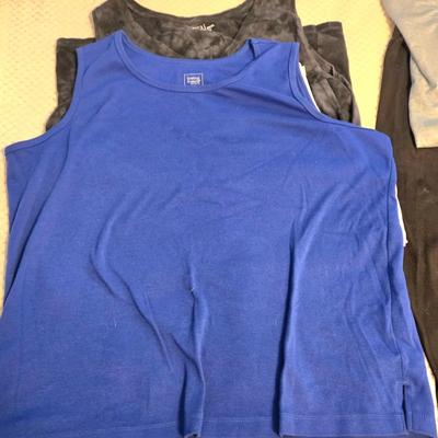 LOT 29: Two Pairs of Women's Lounge Pants, 4 Tank Tops, and 1 Long Sleeve Shirt- Plus Size