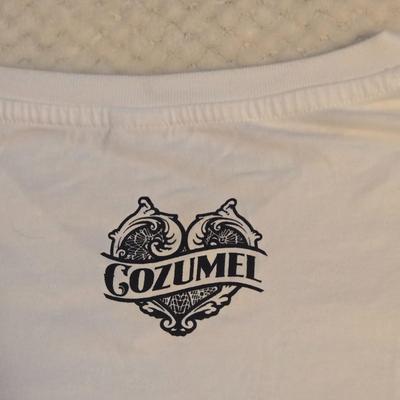 LOT 33: Women's Lounge Pants, Two Pairs of Slippers, and Two DelSol TShirts Which Change Color in Sunlight