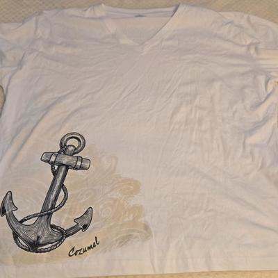 LOT 33: Women's Lounge Pants, Two Pairs of Slippers, and Two DelSol TShirts Which Change Color in Sunlight