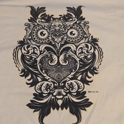 LOT 33: Women's Lounge Pants, Two Pairs of Slippers, and Two DelSol TShirts Which Change Color in Sunlight