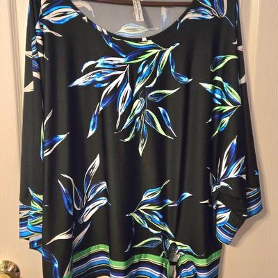 LOT 33: Four Women's Tops Sz. 3X