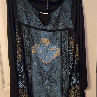 LOT 34: Four Women's Tops Sz. 3x