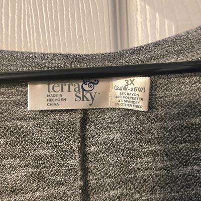 LOT 34: Four Women's Tops Sz. 3x