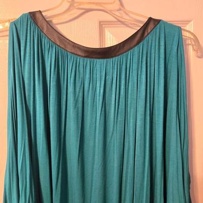 LOT 35: Two Jennifer Lopez Women's Tops- Sz. 2X