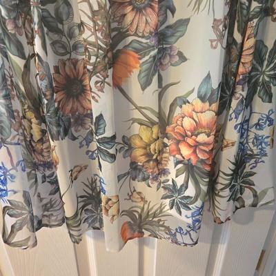 LOT 39: Four Women's Plus Size Dresses