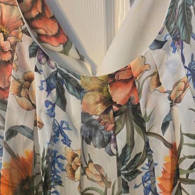 LOT 39: Four Women's Plus Size Dresses