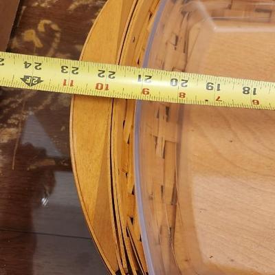 Pair of longaberger serving baskets with serve it up