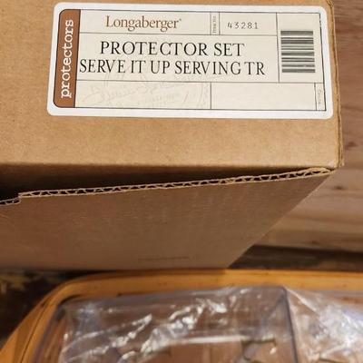 Pair of longaberger serving baskets with serve it up