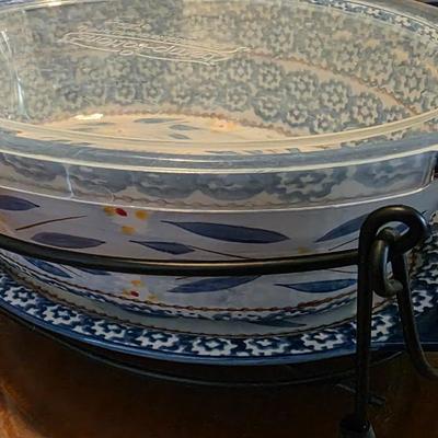 Temp-tations Old World Blue 2 Qt Oval Baker w/ Lid & Wire Rack – By Tara