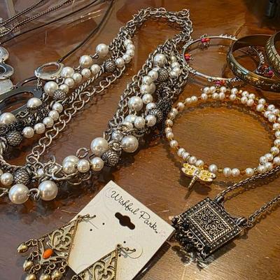 Mixed Costume Jewelry Bundle – Necklaces, Bracelets, Earrings & Rings Lot