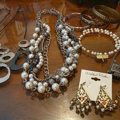 Mixed Costume Jewelry Bundle – Necklaces, Bracelets, Earrings & Rings Lot