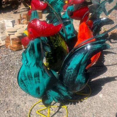 Sale Photo Thumbnail #44: Metal Yard Art Chicken