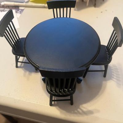 Doll house dining table