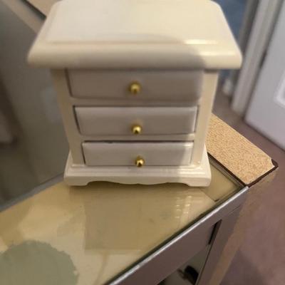 Mini dollhouse dresser