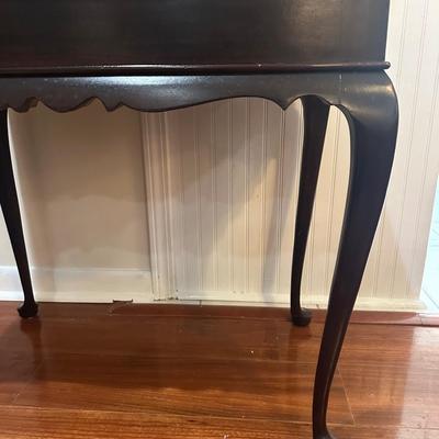 Vintage Queen Anne Style Accent Table with Pull-Out Trays