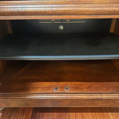 Traditional Style Wooden Entertainment Armoire