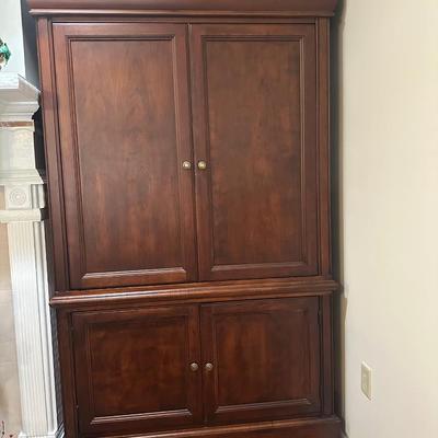 Traditional Style Wooden Entertainment Armoire