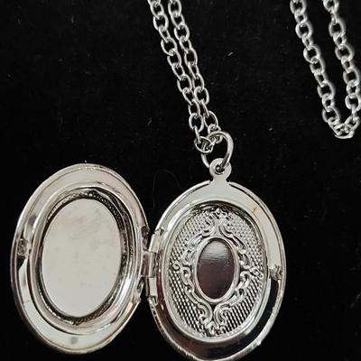 Locket Fashion Necklace