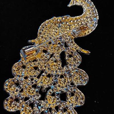 Beautiful Fashion Brooch