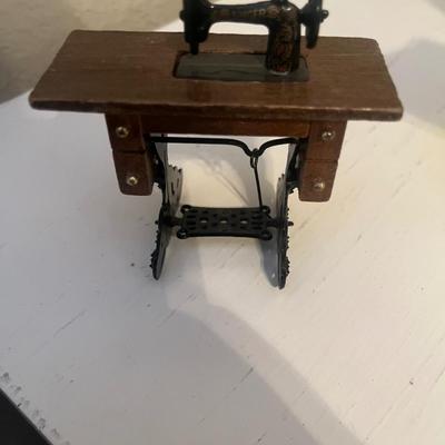 Doll sewing machine