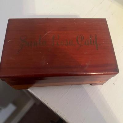 Doll jewelry box
