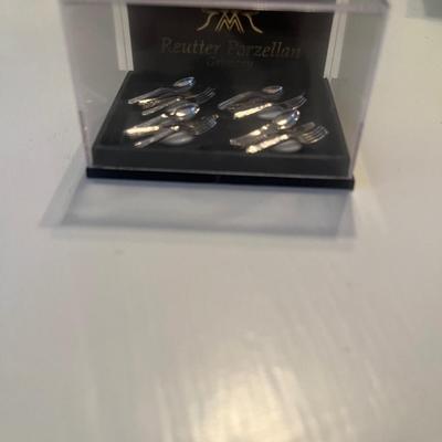 Mini porcelain silverware set