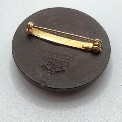 LOT 136: Ladies Collection - Hounds Tooth Print Gloves, Cheryl Richardson Self-Care Cards, Designer Style Sun Glasses (Coach / DG ),...