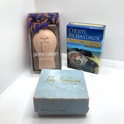 LOT 136: Ladies Collection - Hounds Tooth Print Gloves, Cheryl Richardson Self-Care Cards, Designer Style Sun Glasses (Coach / DG ),...