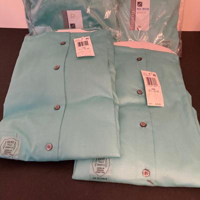 LOT 139: Van Heusen Green No Iron Lux Sateen Athletic Fit No Iron Dress Shirts