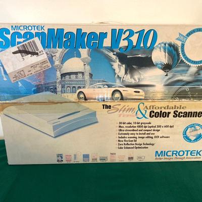 LOT 140: Microtek ScanMaker V310, PF 1800 AFL 35mm Slide & Film Scanner, McAfee Virus Scan, Milonit Hebrew - English Dictionary