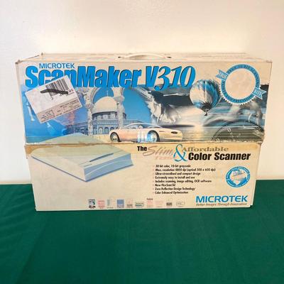 LOT 140: Microtek ScanMaker V310, PF 1800 AFL 35mm Slide & Film Scanner, McAfee Virus Scan, Milonit Hebrew - English Dictionary