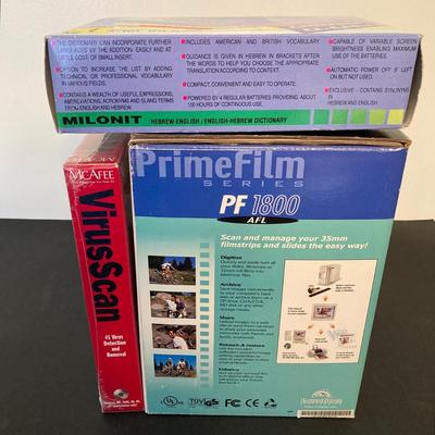 LOT 140: Microtek ScanMaker V310, PF 1800 AFL 35mm Slide & Film Scanner, McAfee Virus Scan, Milonit Hebrew - English Dictionary