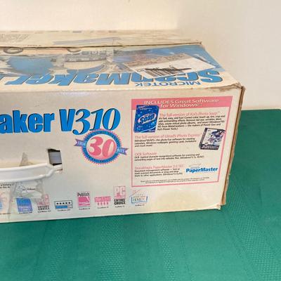 LOT 140: Microtek ScanMaker V310, PF 1800 AFL 35mm Slide & Film Scanner, McAfee Virus Scan, Milonit Hebrew - English Dictionary