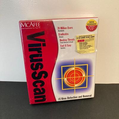 LOT 140: Microtek ScanMaker V310, PF 1800 AFL 35mm Slide & Film Scanner, McAfee Virus Scan, Milonit Hebrew - English Dictionary