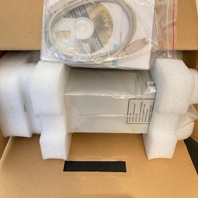 LOT 140: Microtek ScanMaker V310, PF 1800 AFL 35mm Slide & Film Scanner, McAfee Virus Scan, Milonit Hebrew - English Dictionary