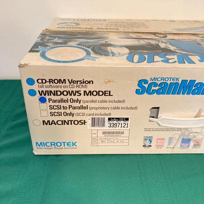 LOT 140: Microtek ScanMaker V310, PF 1800 AFL 35mm Slide & Film Scanner, McAfee Virus Scan, Milonit Hebrew - English Dictionary