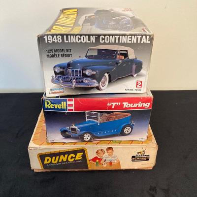 LOT 141: Vintage Models, Games and More - Lindberg 1948 Lincoln Continental No. 72322, Revell "T" Touring, Dunce and Generator Kit