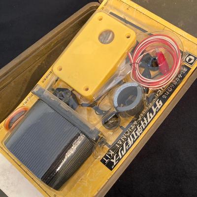 LOT 141: Vintage Models, Games and More - Lindberg 1948 Lincoln Continental No. 72322, Revell "T" Touring, Dunce and Generator Kit