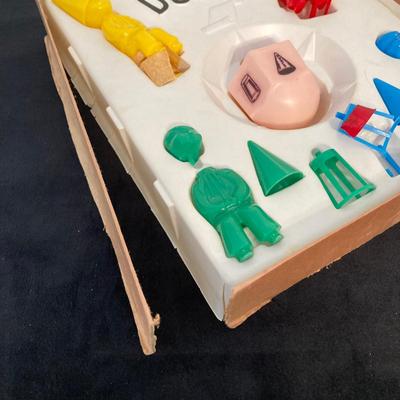 LOT 141: Vintage Models, Games and More - Lindberg 1948 Lincoln Continental No. 72322, Revell "T" Touring, Dunce and Generator Kit