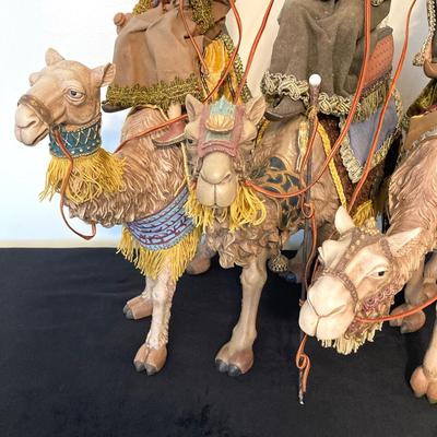 LOT 144: Three Wise Men / Kings on Camels Statue / Figurine Set
