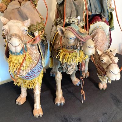 LOT 144: Three Wise Men / Kings on Camels Statue / Figurine Set
