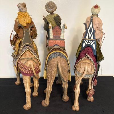 LOT 144: Three Wise Men / Kings on Camels Statue / Figurine Set
