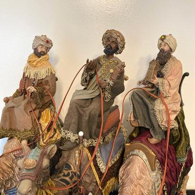 LOT 144: Three Wise Men / Kings on Camels Statue / Figurine Set