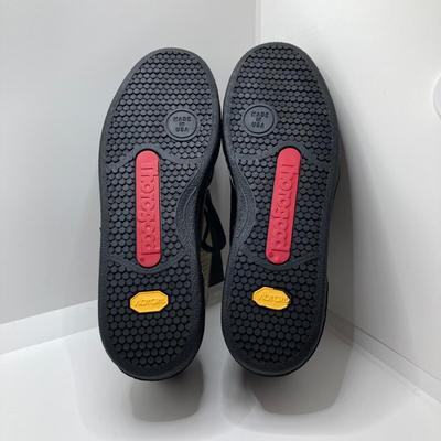 LOT 146: Lady Thorogood Classic Work Shoe Size 6 and L.B. Evans Men's 8346 Size 9.5 Leather Upper Shoe