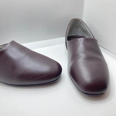 LOT 146: Lady Thorogood Classic Work Shoe Size 6 and L.B. Evans Men's 8346 Size 9.5 Leather Upper Shoe