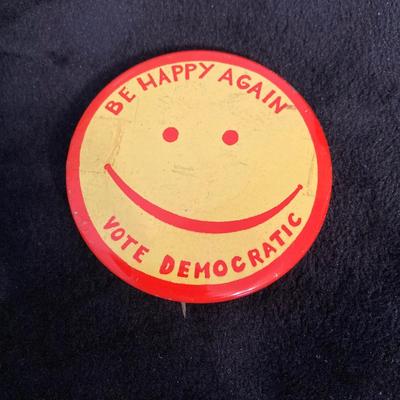 LOT 147: Vintage This and That Collection - Longaberger Mug, Alice in Puzzleland / Pondsnag Puzzles, The Barclay Philadelpha Glass...