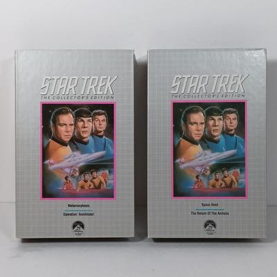 LOT 167: Innovative Technology Bluetooth Record Player with Vintage VHS Star Trek Collector's Edition Tapes