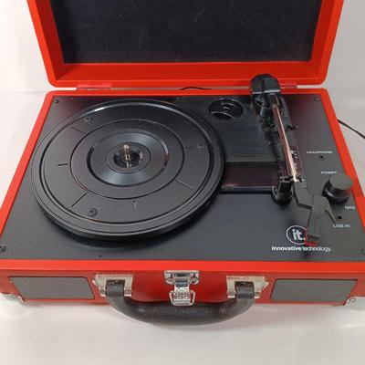 LOT 167: Innovative Technology Bluetooth Record Player with Vintage VHS Star Trek Collector's Edition Tapes