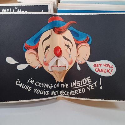 LOT 168: Vintage Munson Masterpiece Greeting Cards with Duck Dynasty Valentine Card Sets